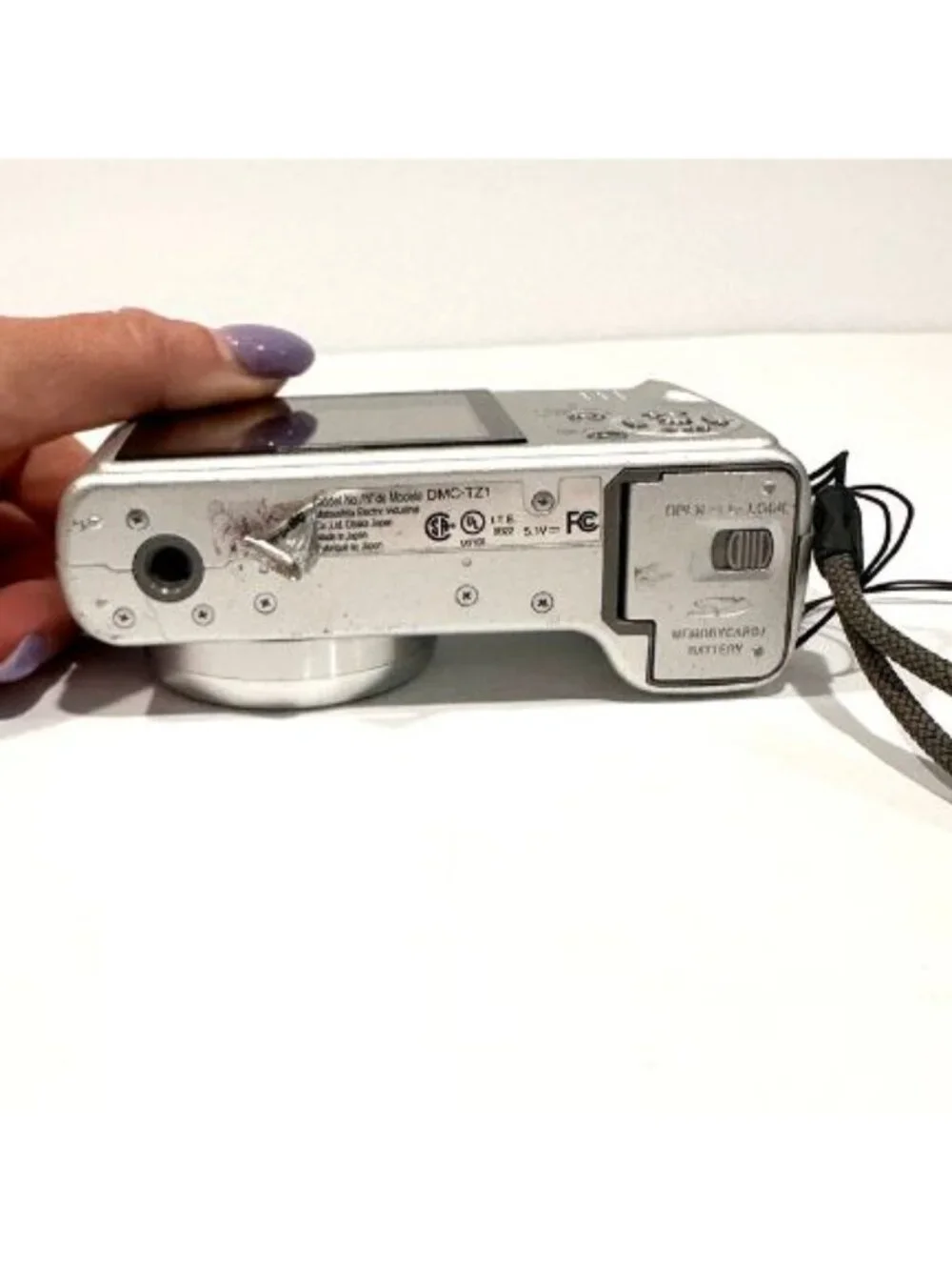 Y2K Panasonic DMC-T21 Lumix Mega O.I.S. Digital Camera w/ Battery & Case